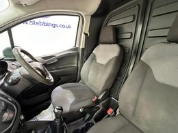 Ford Transit Courier EN66BNY