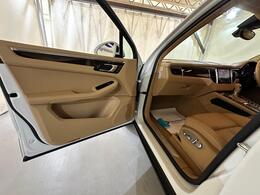 Porsche Macan AR16AEY