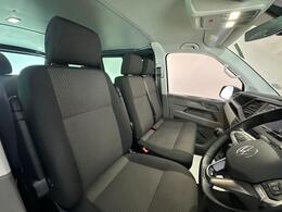 Volkswagen Transporter YR74XZU