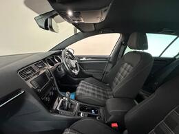 Volkswagen Golf DT66RVJ