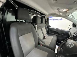 Vauxhall Vivaro KS23DHY