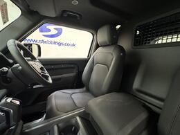 Land Rover Defender 90 HK25JCO