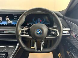 BMW i7 YF73FKE