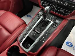 Porsche Macan AO20ZJJ