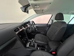 Volkswagen Golf VE69NKS