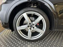Audi SQ5 AE19UUX