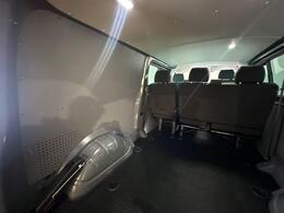 Volkswagen Transporter YR74XZU