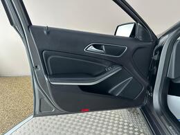 Mercedes-Benz GLA YH69VSZ