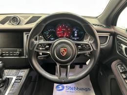 Porsche Macan WM66DZS