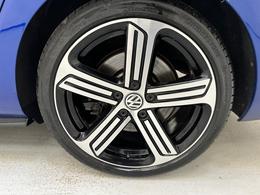 Volkswagen Golf YE70AZG