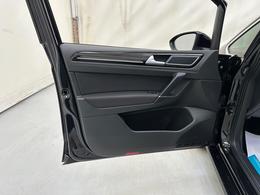 Volkswagen Golf SV LR69XWM