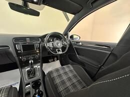 Volkswagen Golf MD66AXF