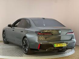 BMW i7 YF73FKE