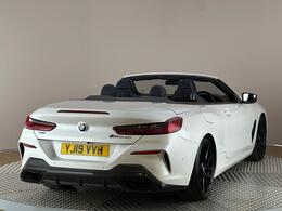 BMW 8 Series YJ19VVH