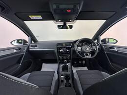 Volkswagen Golf SM69RDY