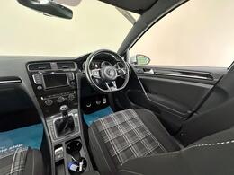Volkswagen Golf DT66RVJ