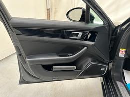 Porsche Panamera LN69UYK