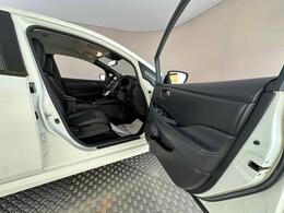 Nissan Leaf ST69WUU