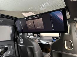 BMW i7 YF73FKE