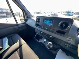 Mercedes-Benz Sprinter YK24DXA