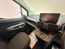 Vauxhall Combo Life Electric CF74XDA