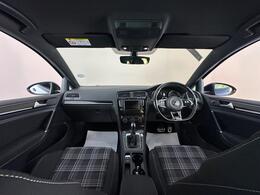 Volkswagen Golf MD66AXF