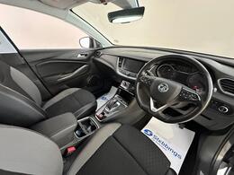 Vauxhall Grandland X DN70HKY