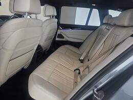 BMW 5 Series YK18JUW