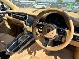 Porsche Macan AR16AEY