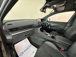 Peugeot 5008 YC69YJN