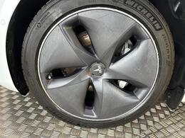 Tesla Model 3 AF72VRV