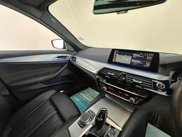 BMW 5 Series YB69BXN