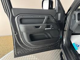 Land Rover Defender 110 KW74MTU