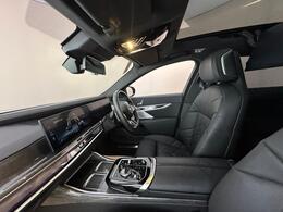 BMW i7 YF73FKE
