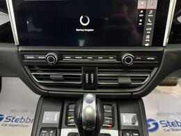 Porsche Macan LJ20WHU