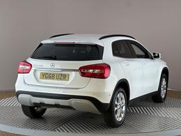 Mercedes-Benz GLA YG68UZR