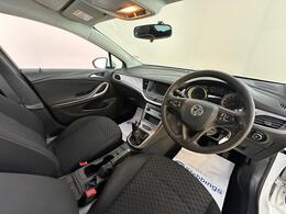 Vauxhall Astra DU70YZC