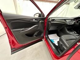 Vauxhall Grandland X BL69ZGN