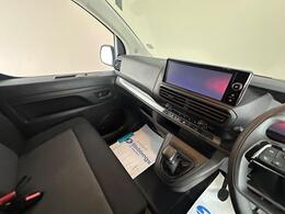 Vauxhall Vivaro DS74OKU