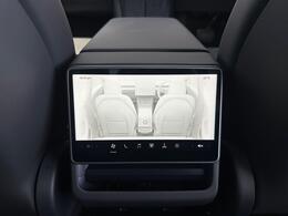 Tesla Model 3 LB74UKP