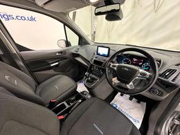 Ford Grand Tourneo Connect CN22PDZ