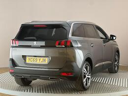 Peugeot 5008 YC69YJN