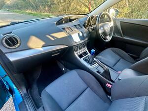 Photo 11 of this Mazda Mazda3