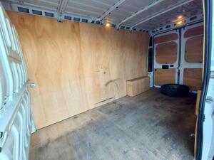 Photo 33 of this Citroen Relay