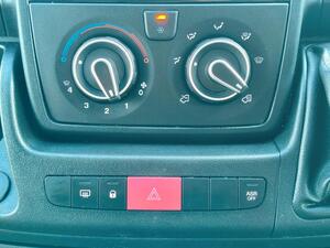 Photo 51 of this Citroen Relay