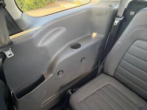 Photo 23 of this Ford Grand Tourneo Connect