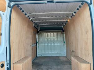 Photo 29 of this Citroen Relay