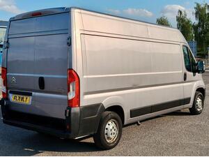 Photo 7 of this Citroen Relay