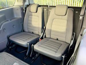 Photo 19 of this Ford Grand Tourneo Connect