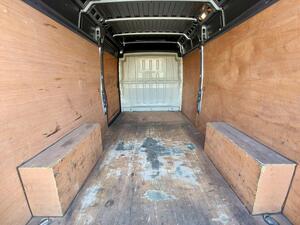Photo 32 of this Citroen Relay